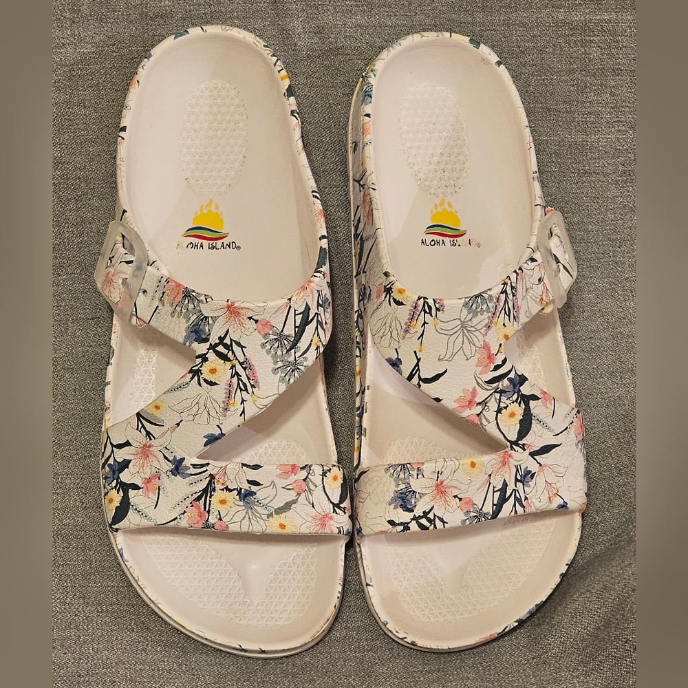 Floral Sandals with Buckle
